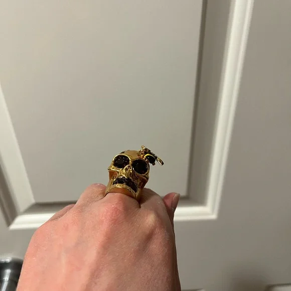Alexander McQueen Gold Bee Skull Ring with Black and Red Accents - Picture 7 of 9